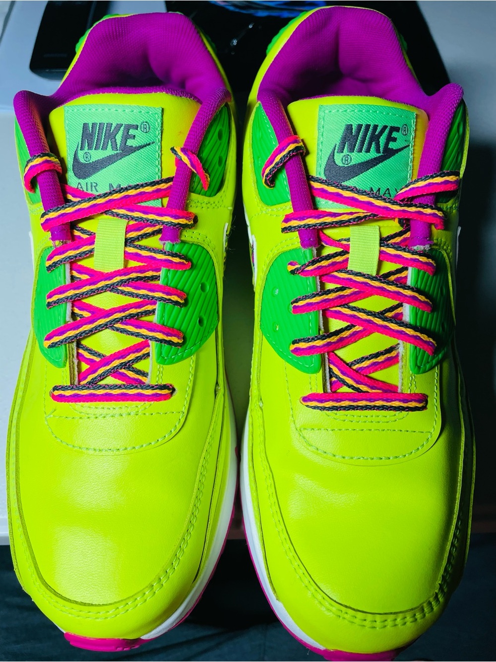 Nike Air Max 90 Leather
Volt Fire Pink (GS)
6Y- 7.5W - Picture 11 of 16